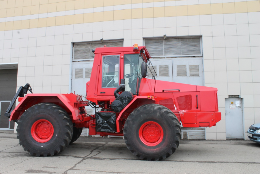 Трактор Кировец к 744