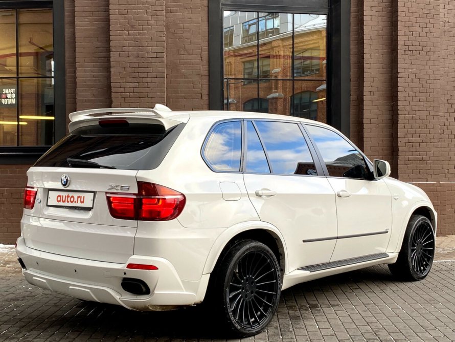 BMW x5 48i II e70295