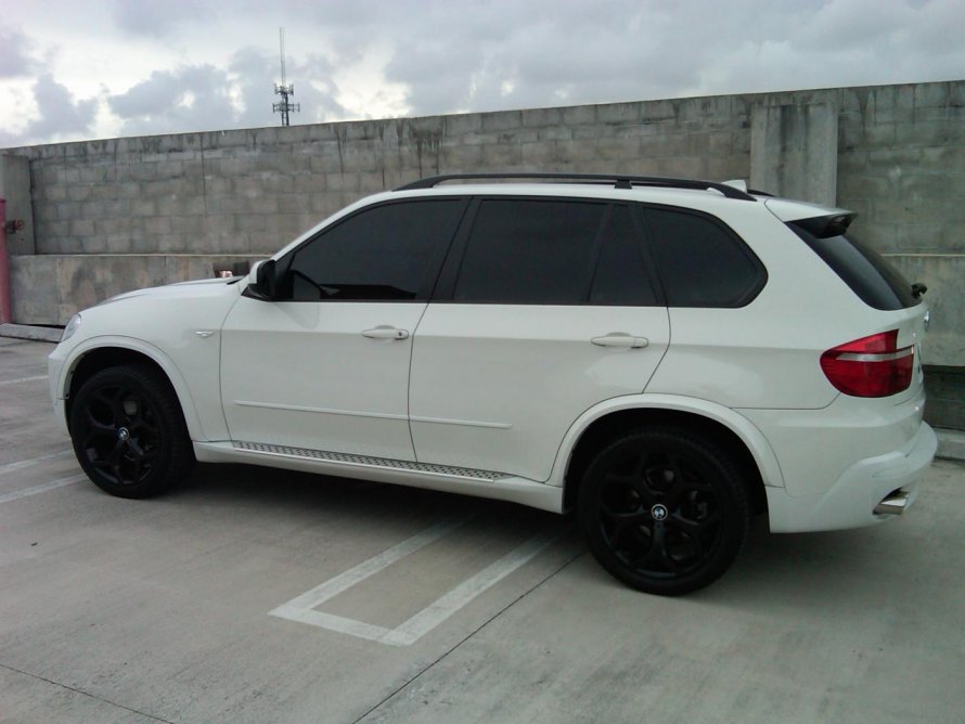 BMW x5 Black Wheels