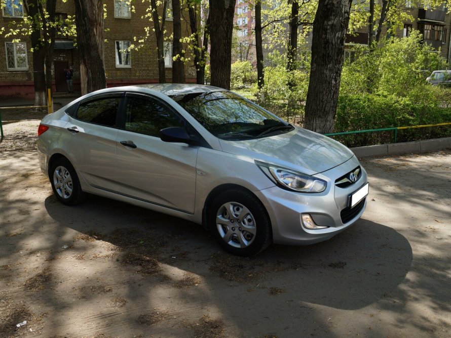 Hyundai Solaris 2014 серебристый