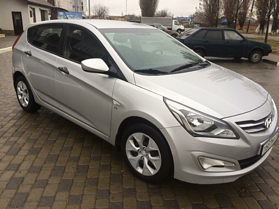 Hyundai Solaris 2015 серебристый