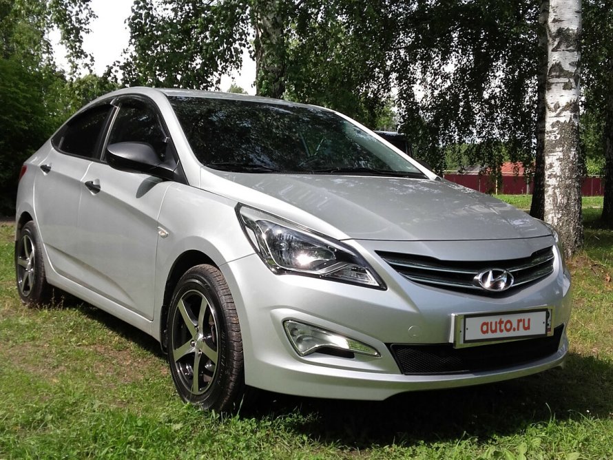 Hyundai Solaris 2015 серебряный