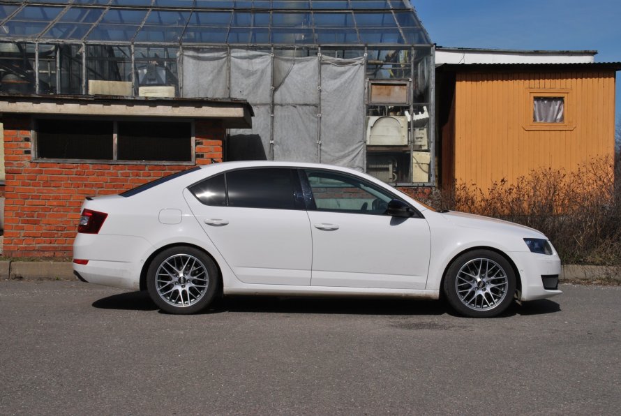 Skoda Octavia a7 r17