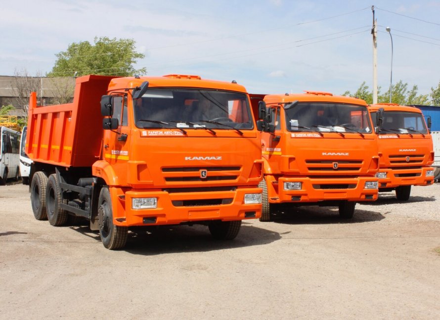 Оранжевый КАМАЗ 45143