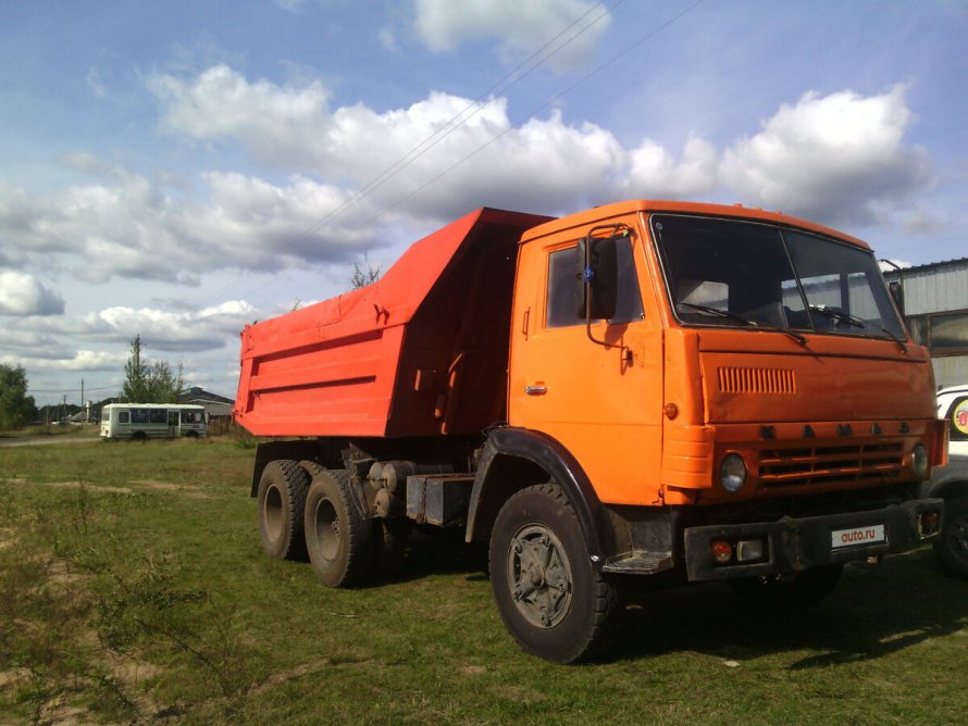КАМАЗ оранжевый 65115 самосвал