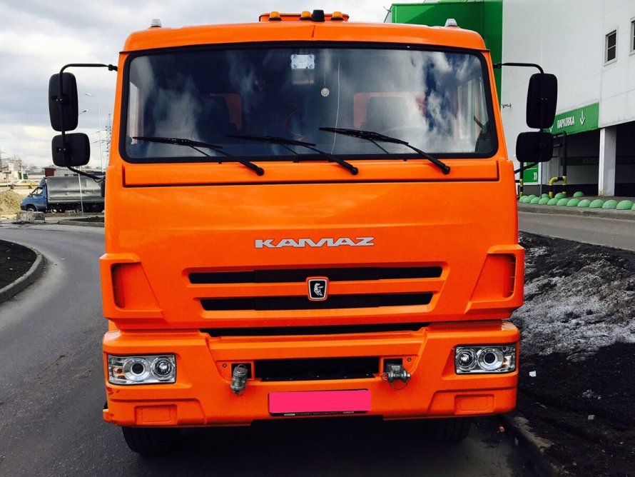 КАМАЗ 65115 спереди