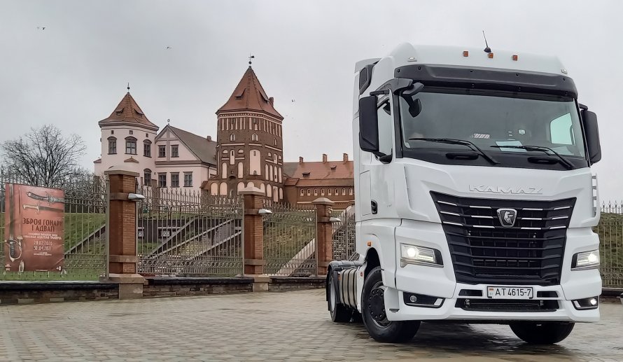 Тягач КАМАЗ-54901