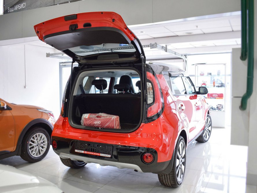 Kia Soul белая багажник