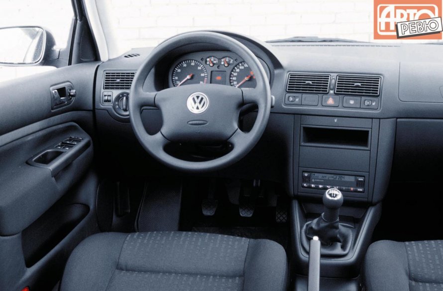 VW Golf 4 салон