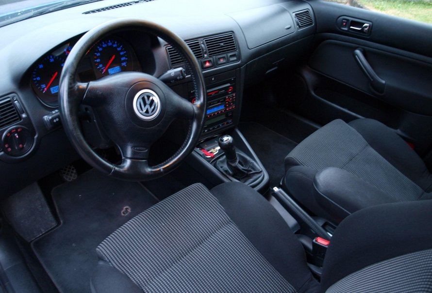 Volkswagen Golf 4 салон