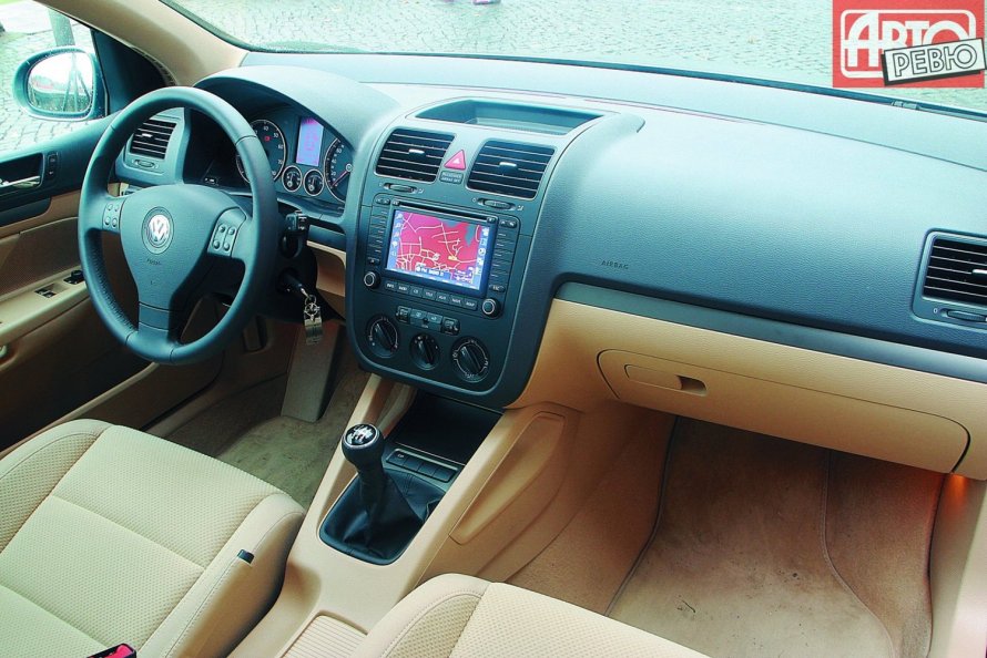 VW Golf 2003 салон