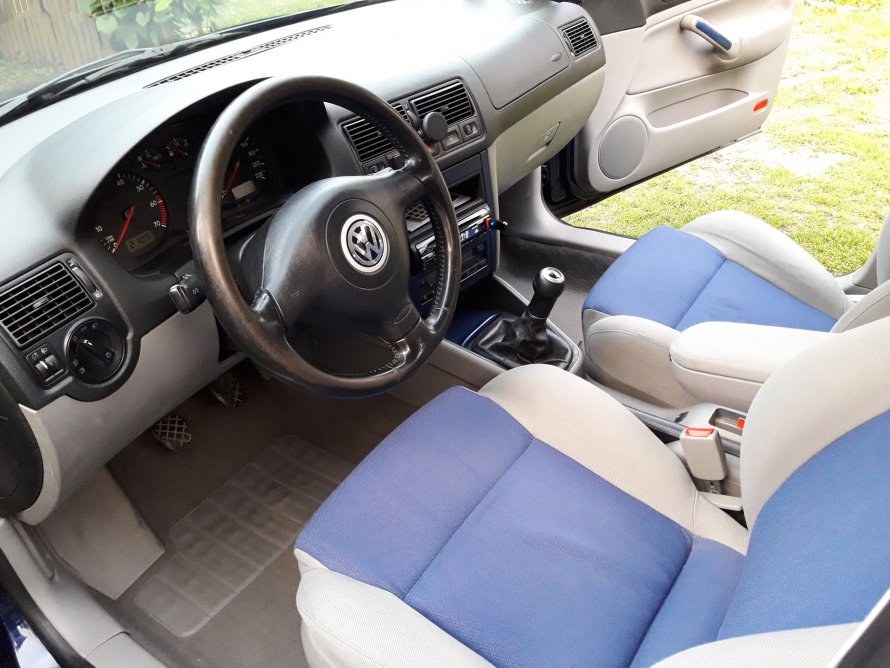 Volkswagen Golf 4 поколения салон