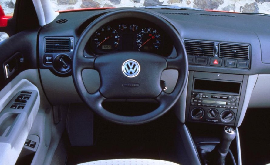 Volkswagen Golf 4 салон