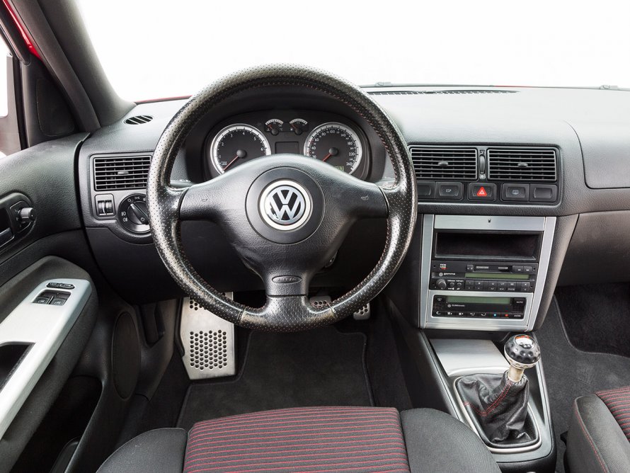 VW Golf 4 салон