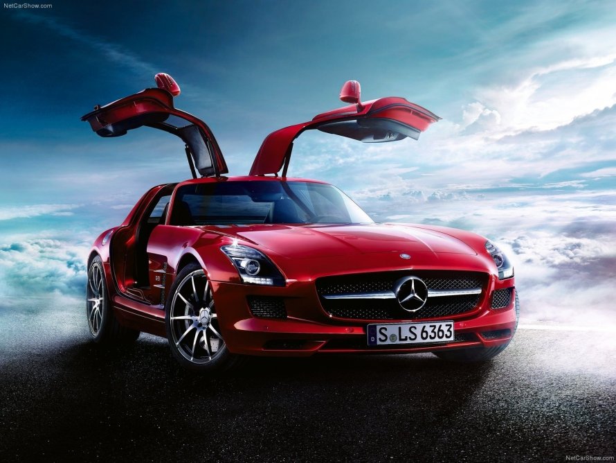 Mercedes SLS 2020 красный