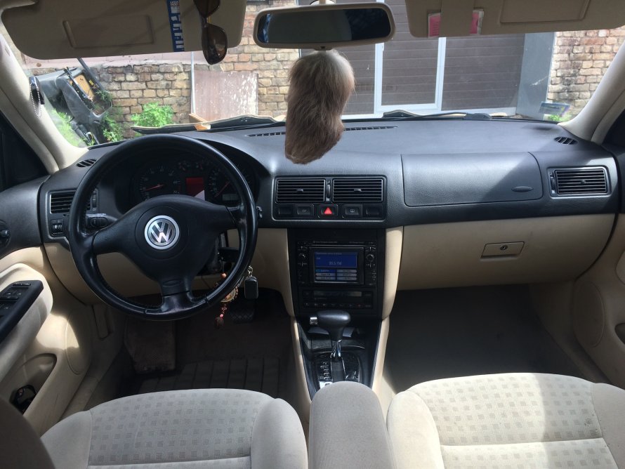 Volkswagen Golf 2000 салон