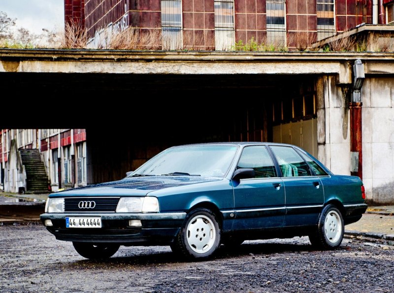 Audi 100 c3 седан