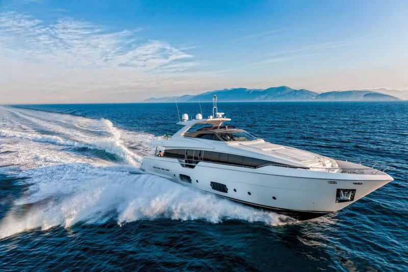 Ferretti Yachts 960