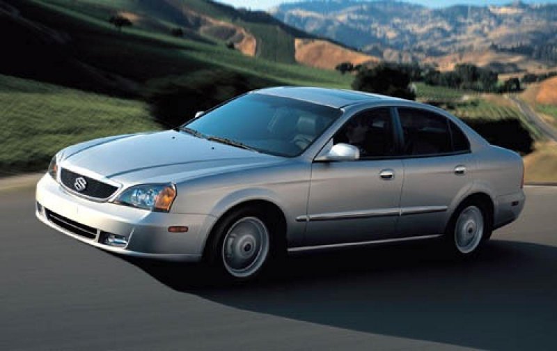 Машина Suzuki Verona