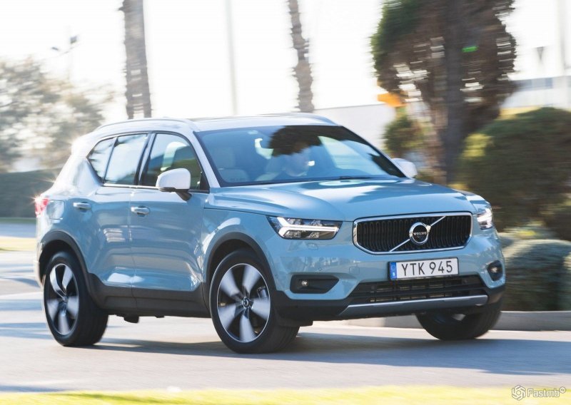 Volvo паркетник xc40