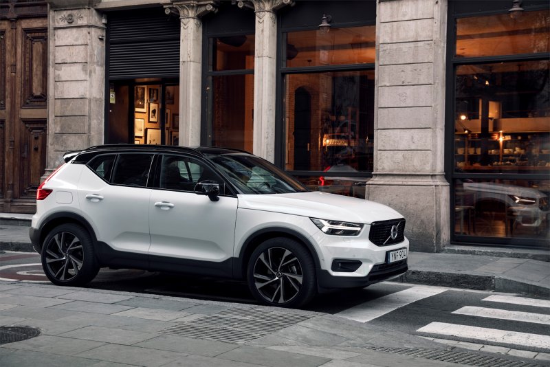 Вольво кроссовер xc40 новый
