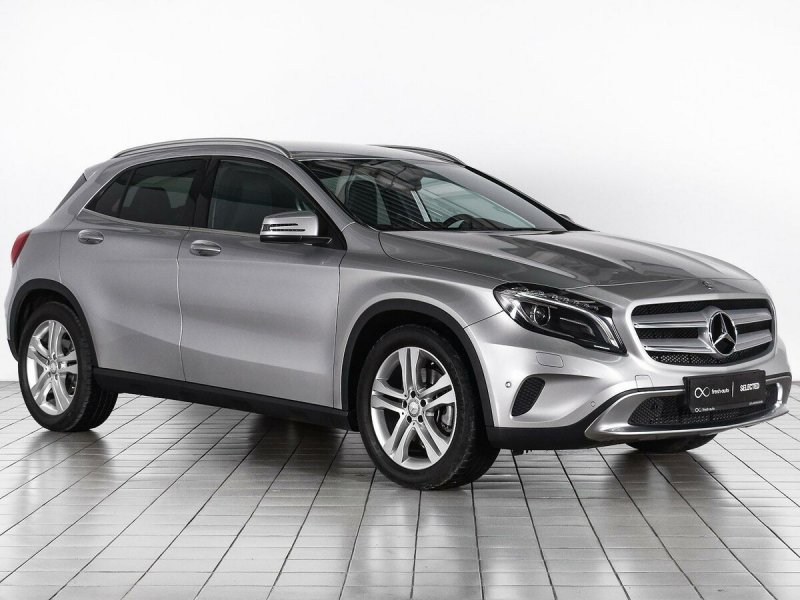Мерседес GLA 220