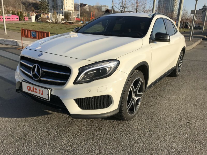 Mercedes-Benz GLA 200 4matic