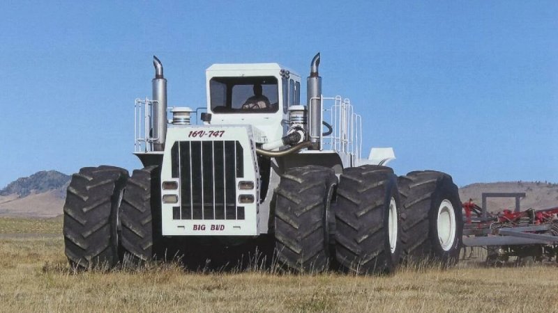 Мощный трактор big Bud