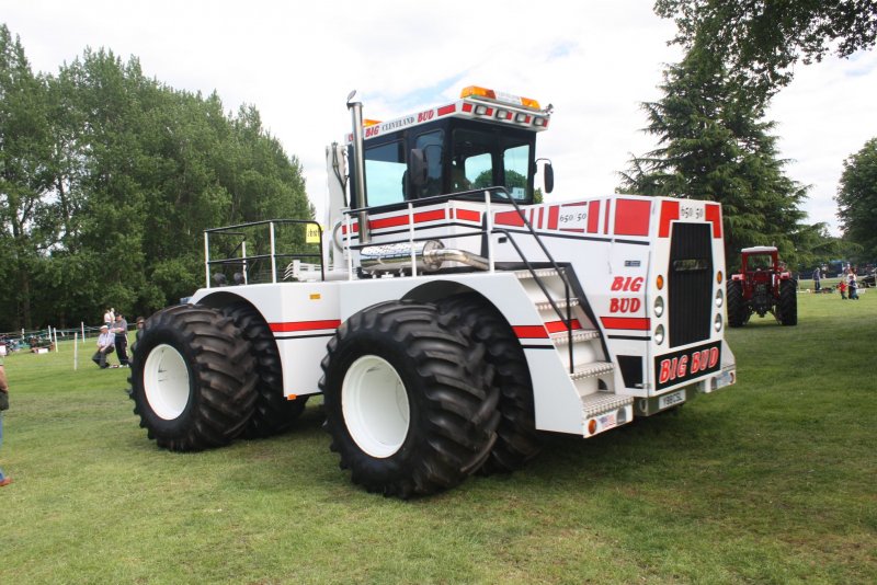 Трактор big Bud 650/50