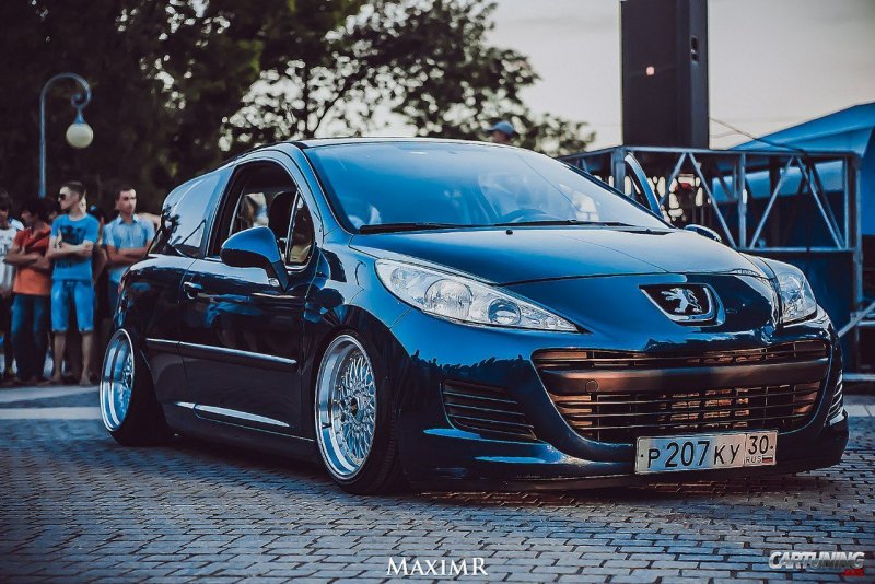 Peugeot 308 stance
