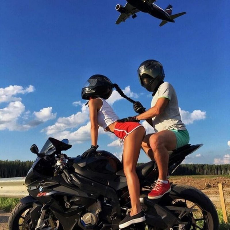 Мотоциклист на мотоцикле