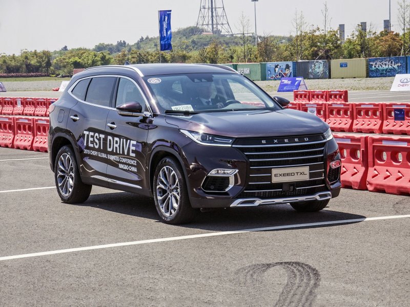 Китайский кроссовер Chery Exeed TXL