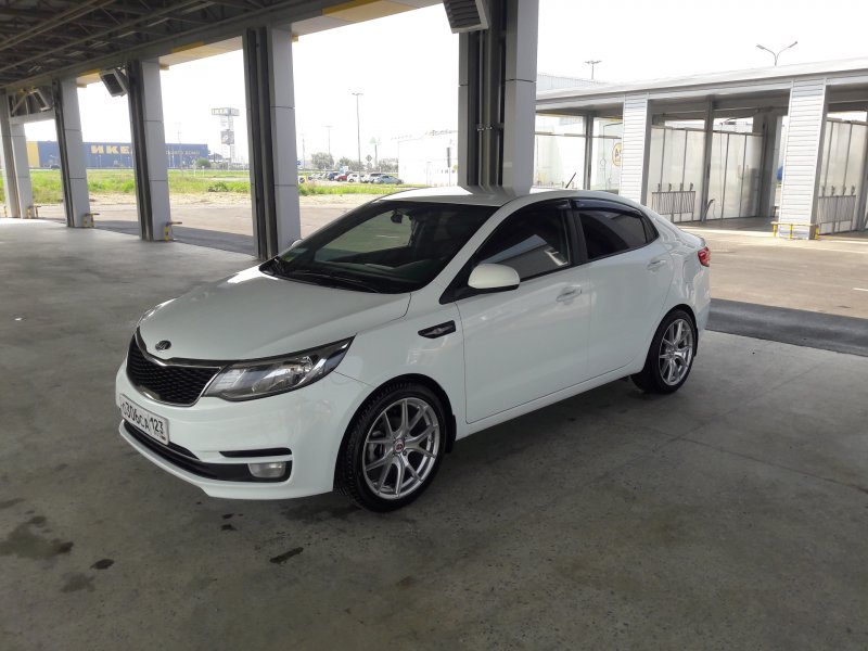 Kia Rio 215