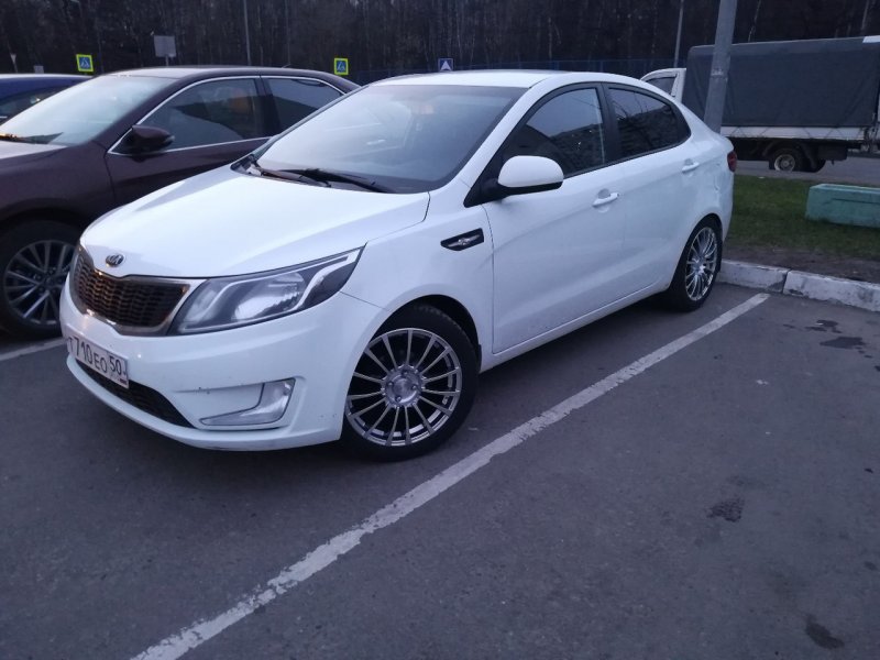 Kia Rio 215 45 r17