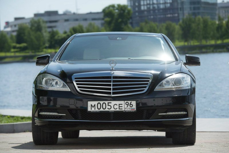 Мерседес Бенц s221