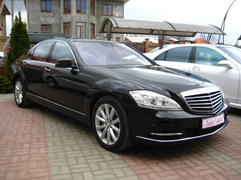 Mercedes s63 AMG w221