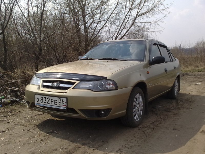 Део Нексия золотой 2008