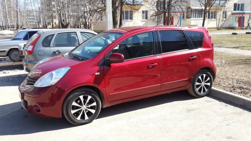 Ниссан енот 1,4 2006г
