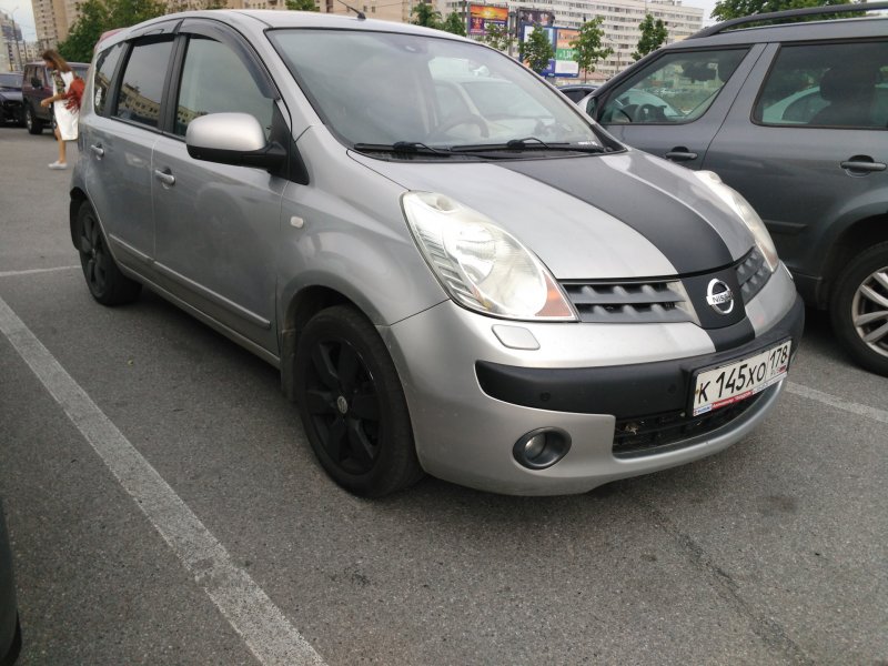 Nissan Note енот