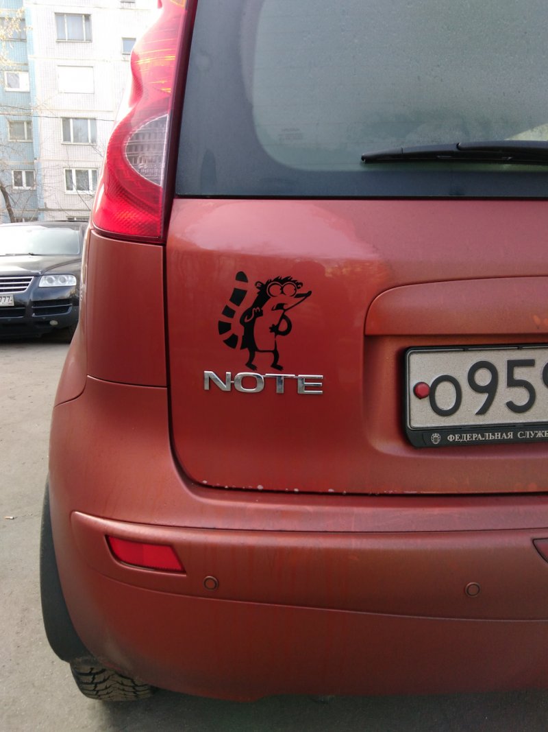 Наклейки на Ниссан ноут