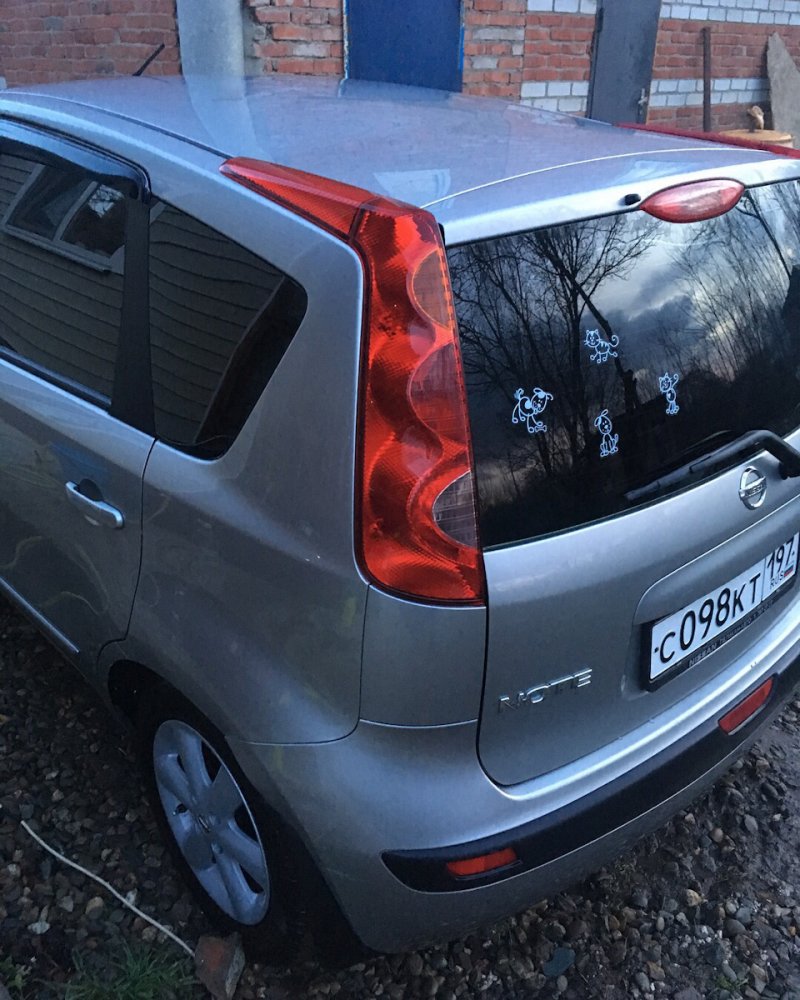 Nissan Note енот