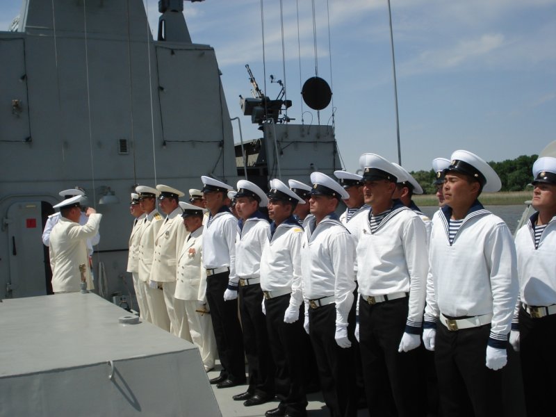 Российские моряки на корабле