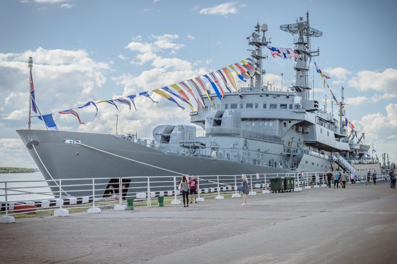 Корабль Смольный Кронштадт