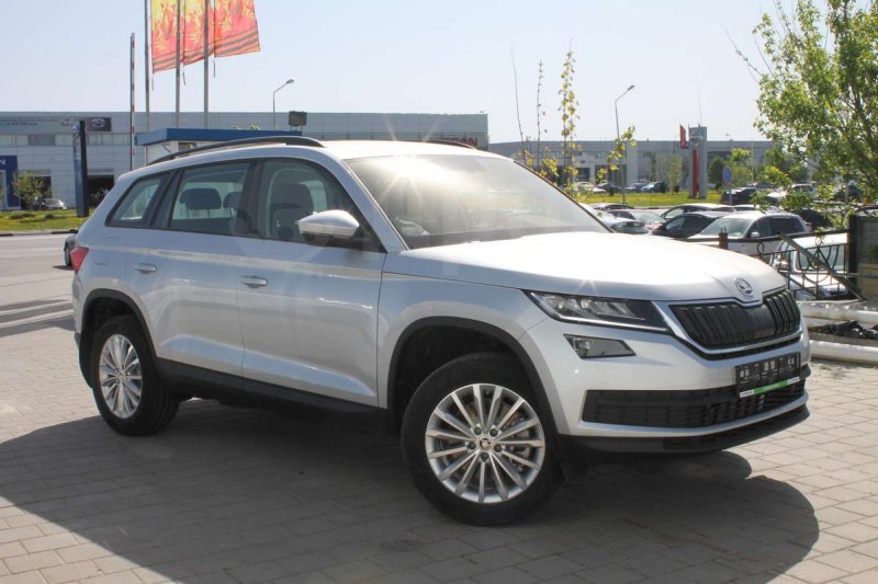 Skoda Kodiaq серебристый Brilliant