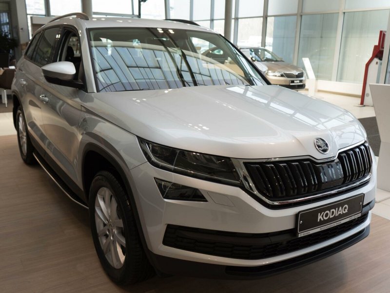 Skoda Kodiak серебристый Brilliant металлик