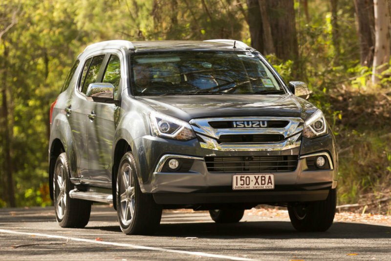 Isuzu mu x внедорожник
