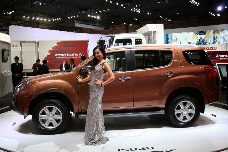 Isuzu mu-x 2021 салон