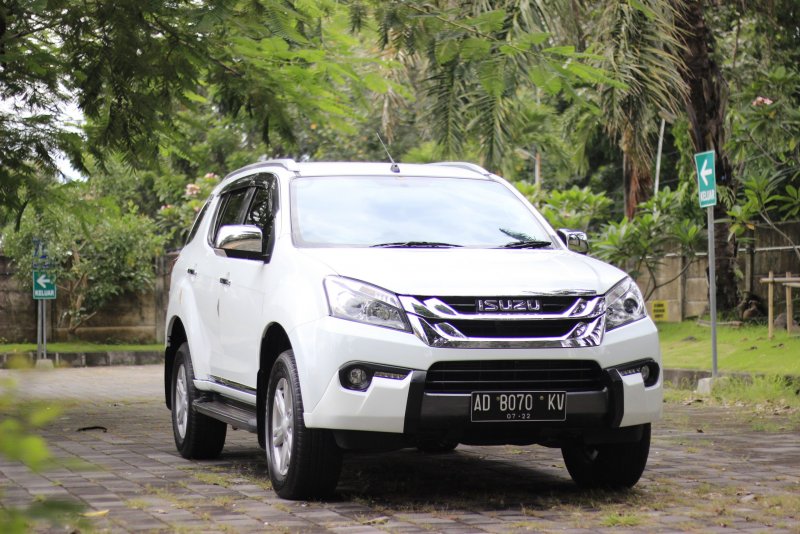 Isuzu mu-x 1998