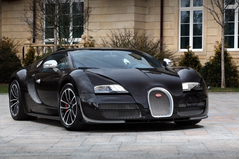 Bugatti Veyron черный