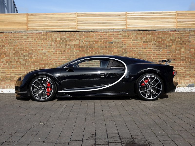 2016 Bugatti Chiron чёрный